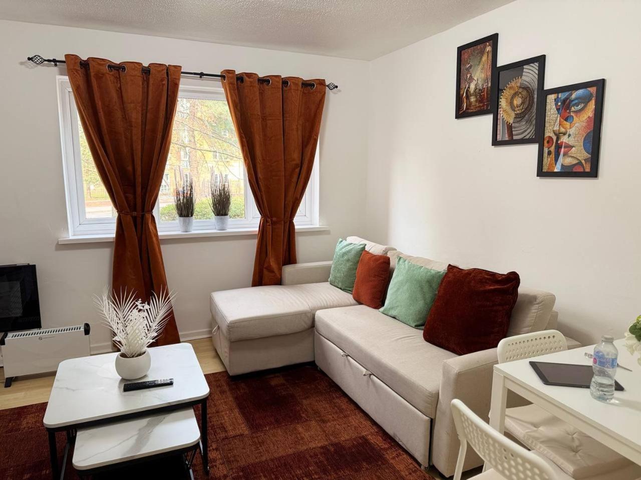 Spectacular Apartment Бирмингем Экстерьер фото