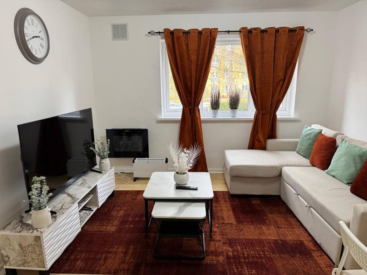 Spectacular Apartment Бирмингем Экстерьер фото